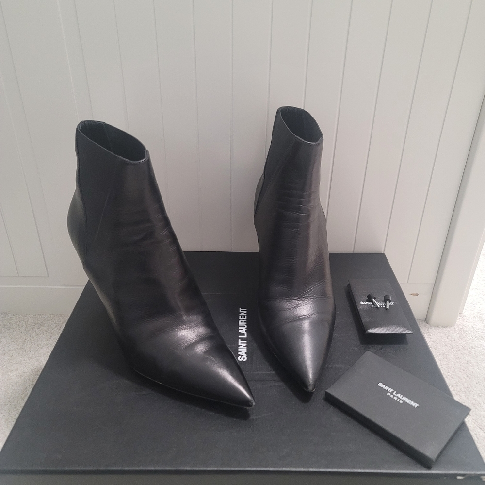 Saint Laurent Nero Ankle Boots